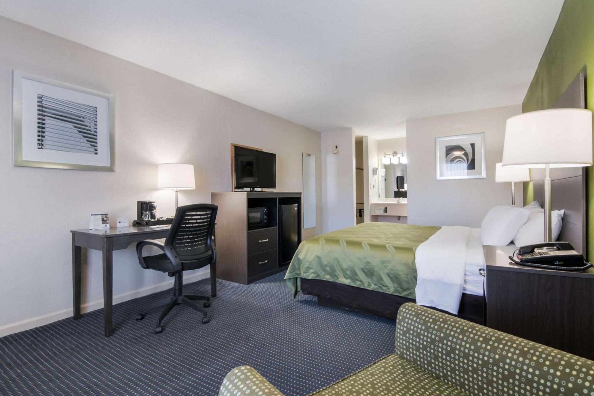 Quality Inn Little Creek Virginia Beach Bagian luar foto