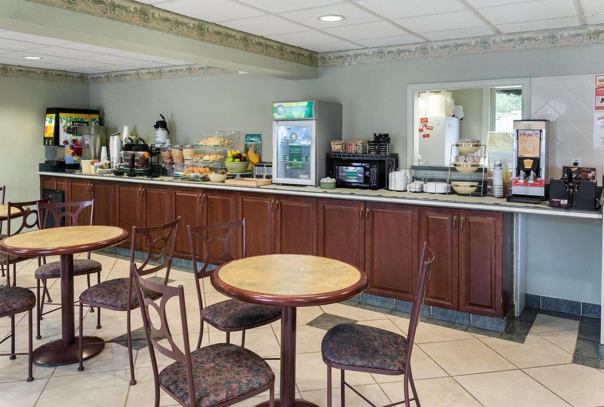 Quality Inn Little Creek Virginia Beach Bagian luar foto